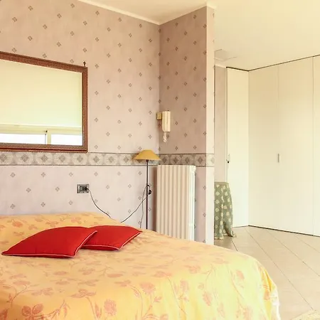 Bellavista Apartment *